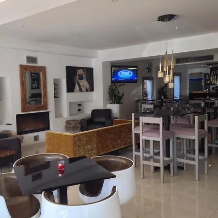 Hotel Crystal